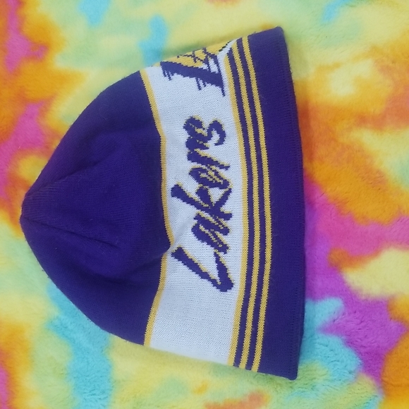 Lakers x Adidas beanie - Picture 2 of 5